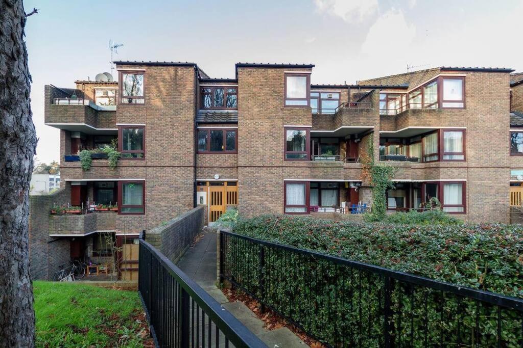 Spacious Two Double Bedroom Flat Londres Extérieur photo